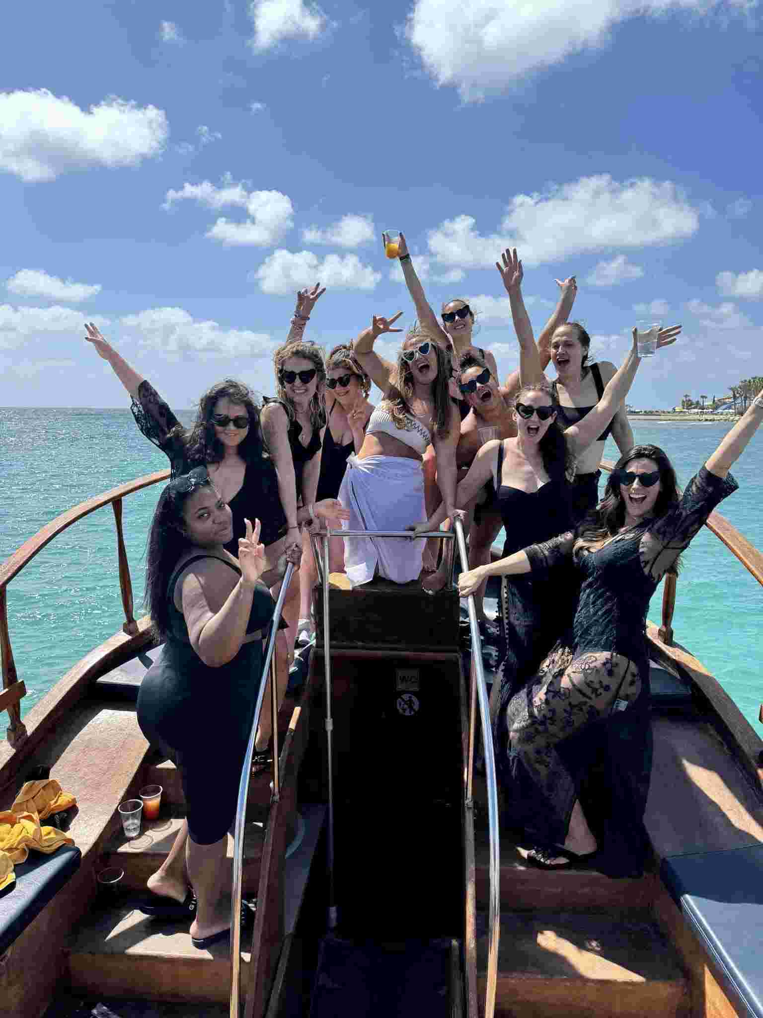 Boat tour scene 11