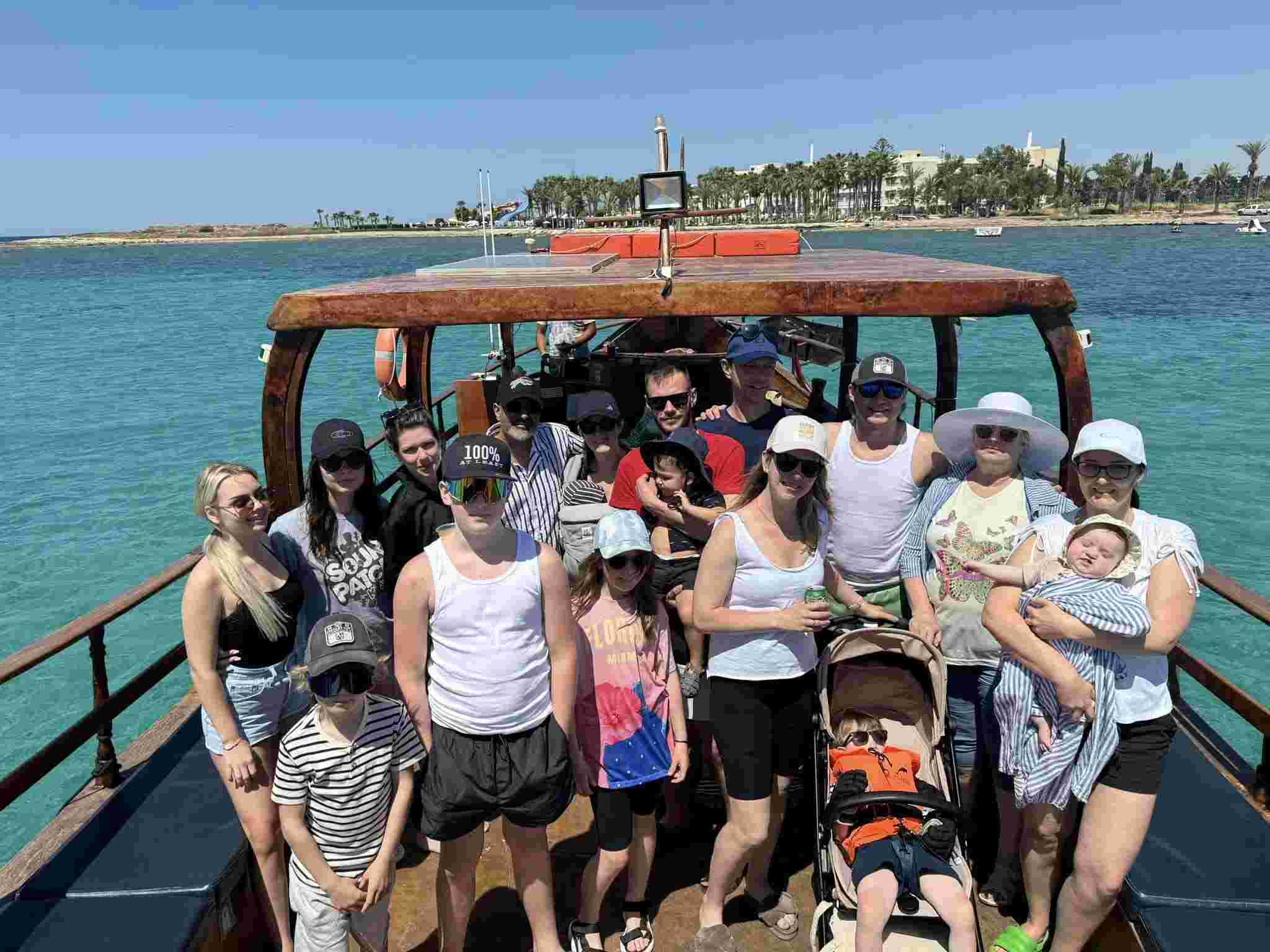Boat tour scene 16