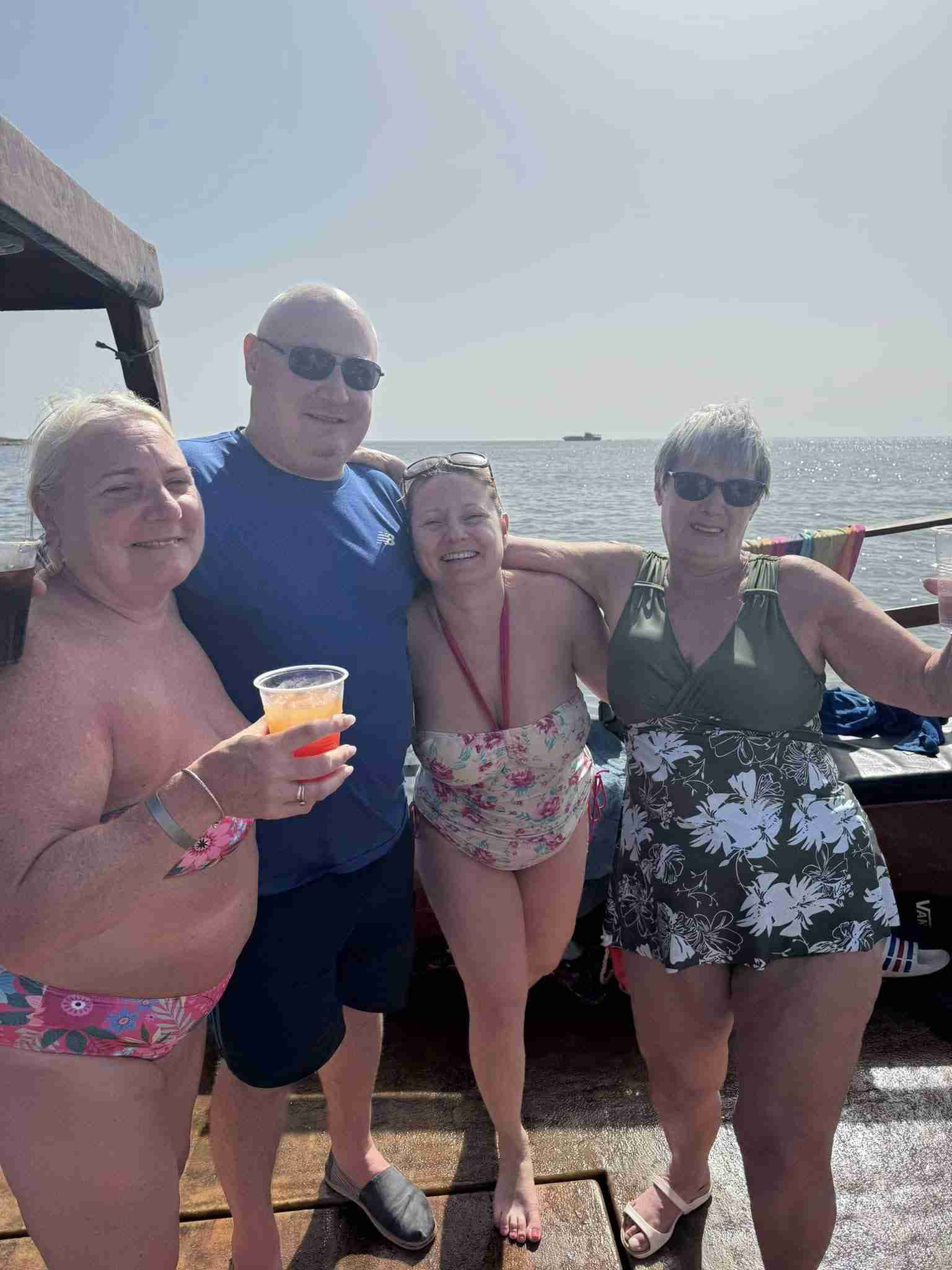 Boat tour scene 23