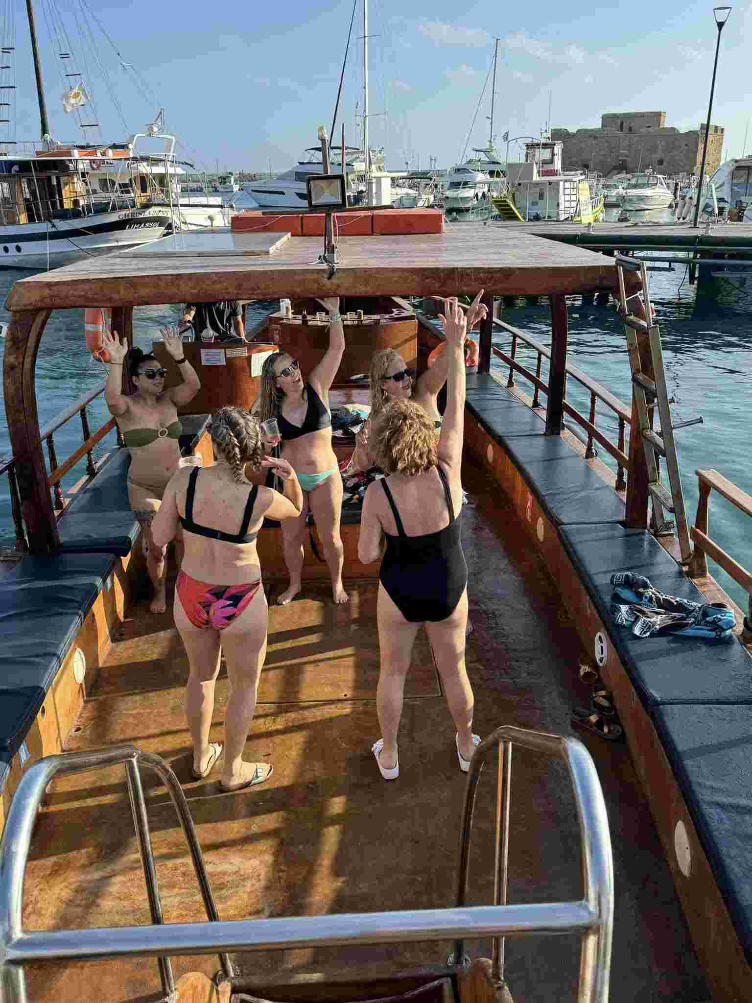 Boat tour scene 7